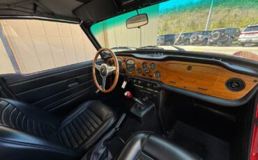 Triumph-TR-6-1974-Convertible-17