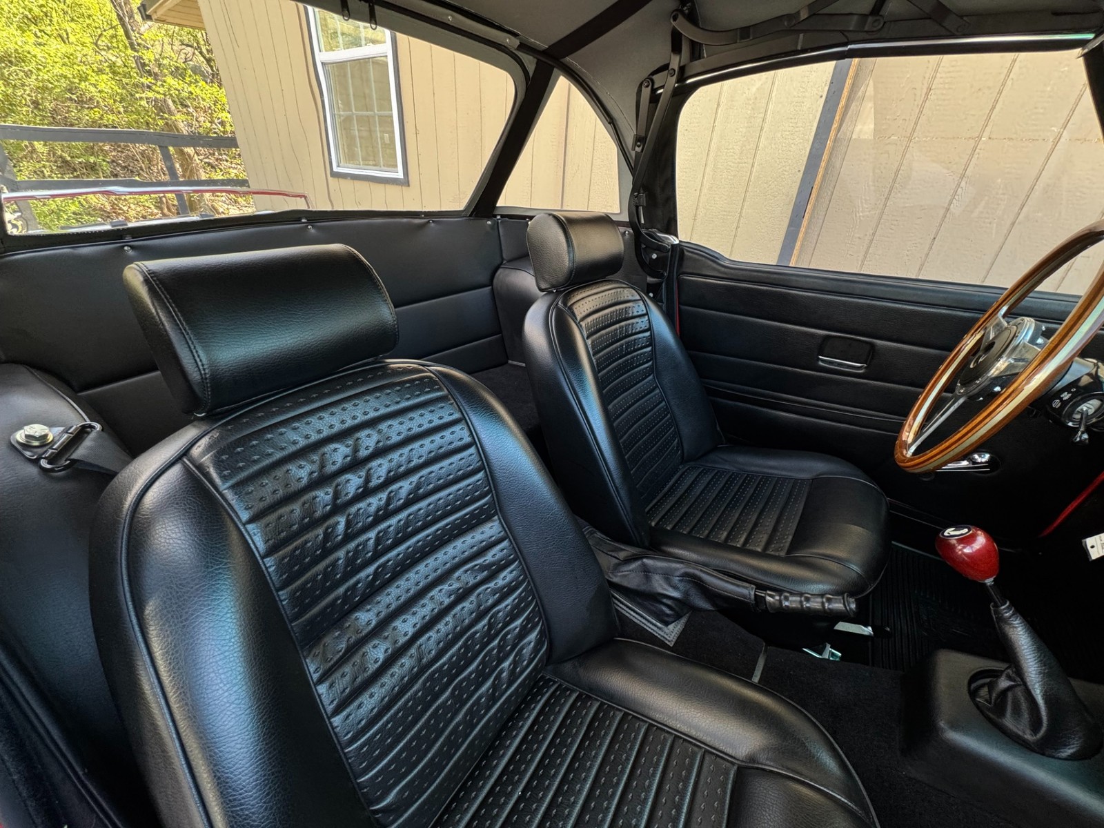 Triumph-TR-6-1974-Convertible-18