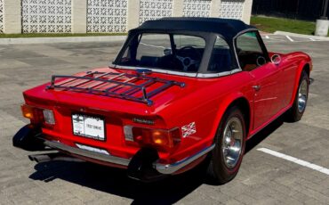 Triumph-TR-6-1974-Convertible-2