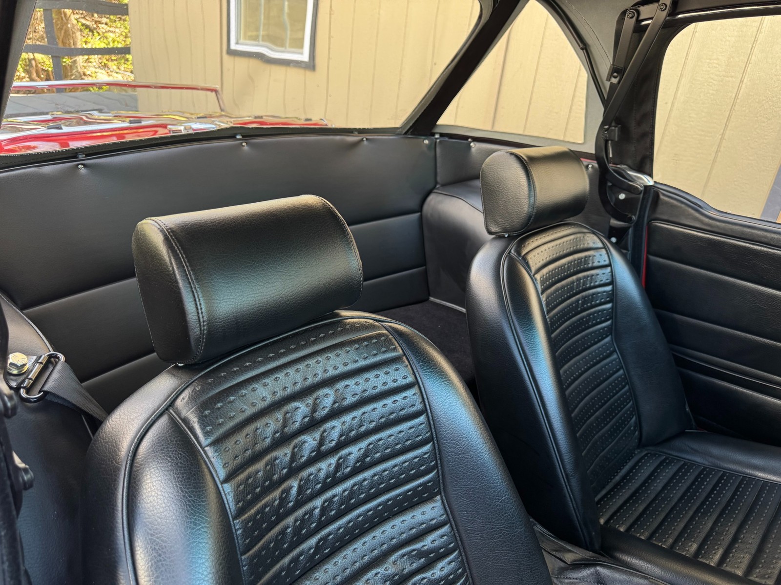 Triumph-TR-6-1974-Convertible-21