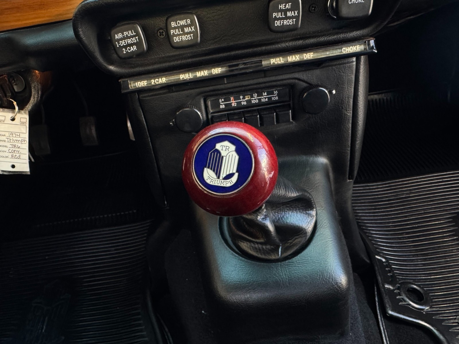 Triumph-TR-6-1974-Convertible-23