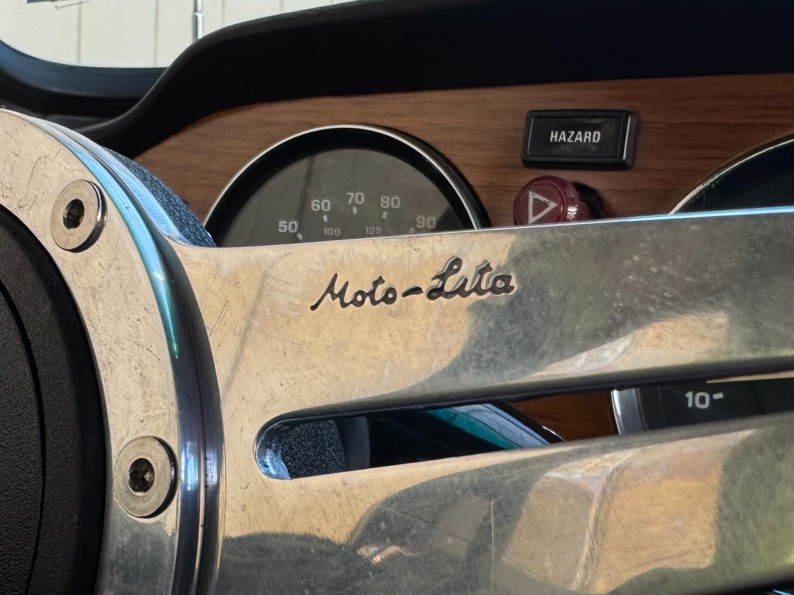 Triumph-TR-6-1974-Convertible-26