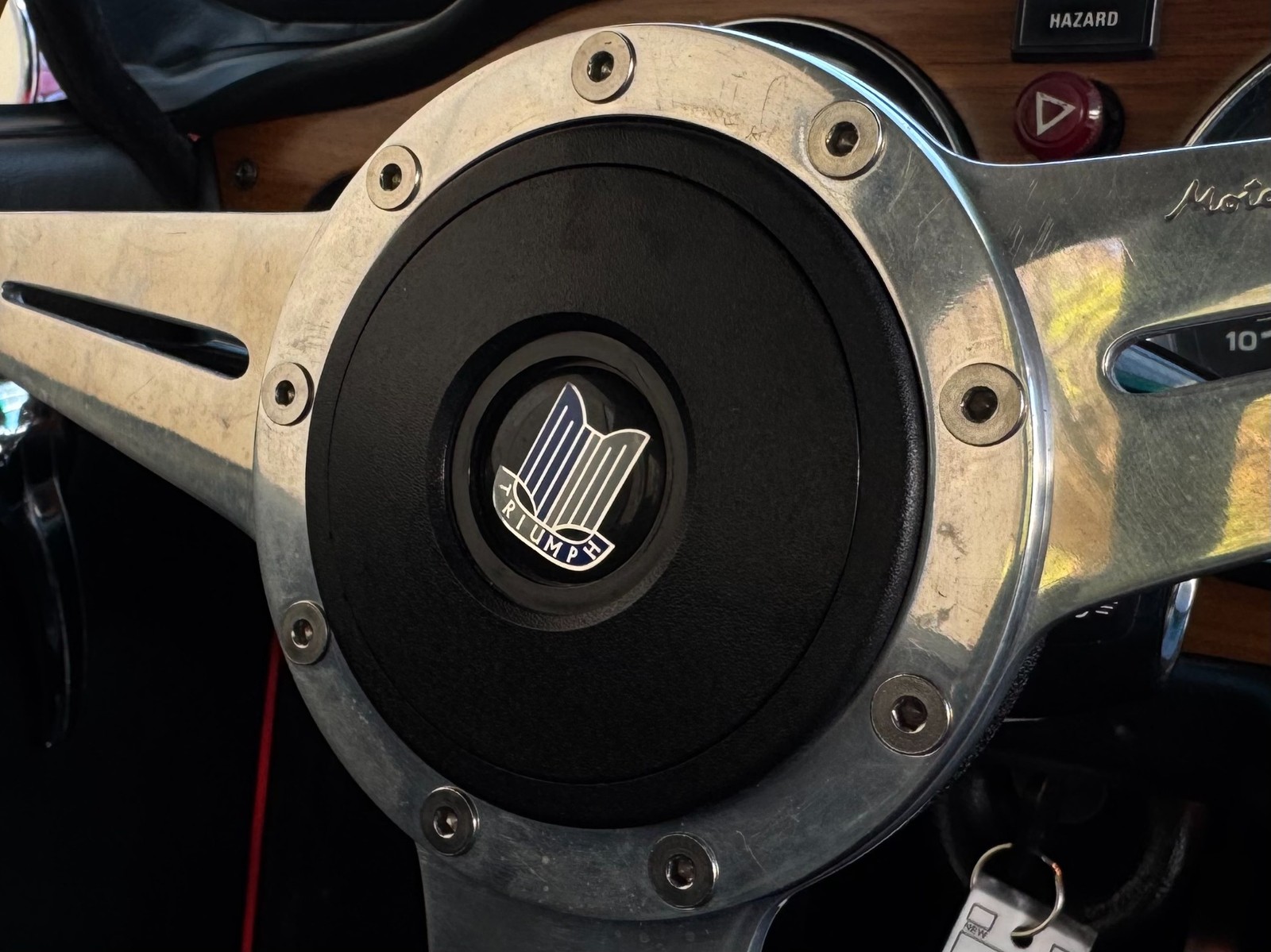 Triumph-TR-6-1974-Convertible-27