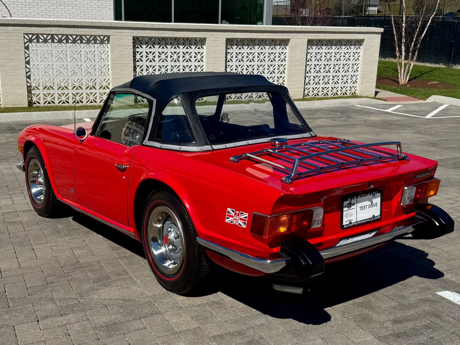 Triumph-TR-6-1974-Convertible-3