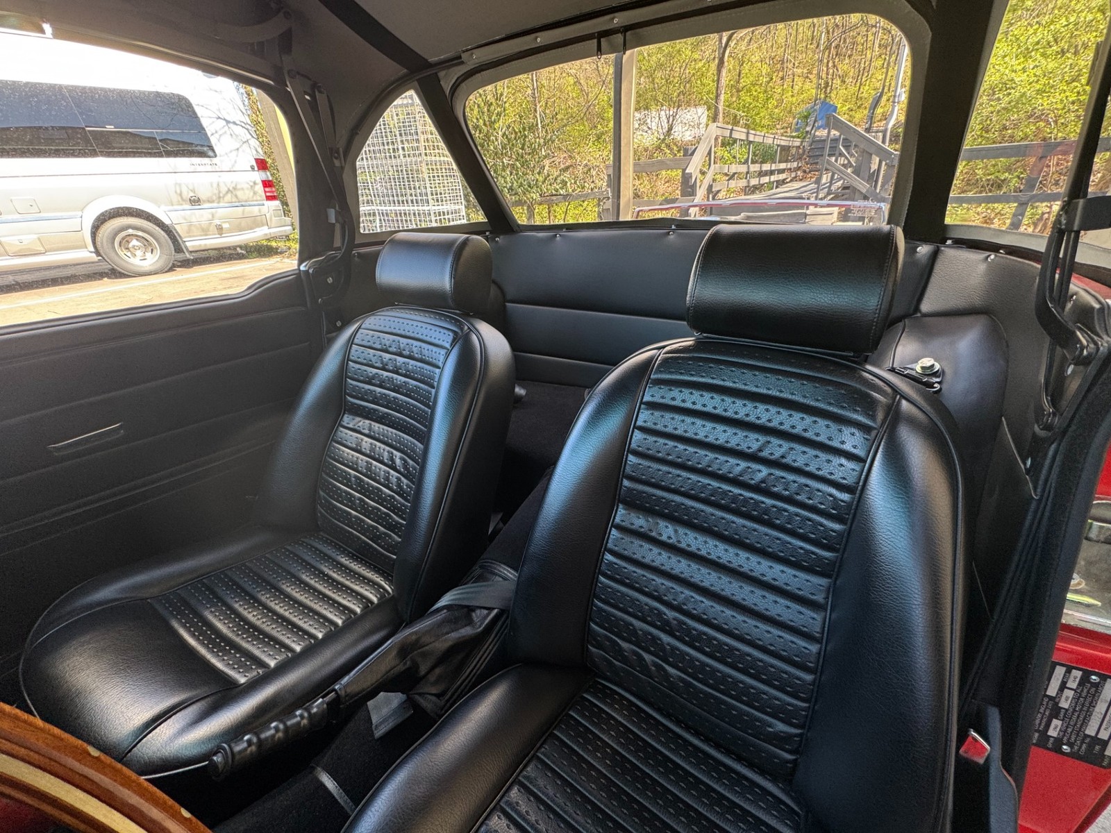 Triumph-TR-6-1974-Convertible-9