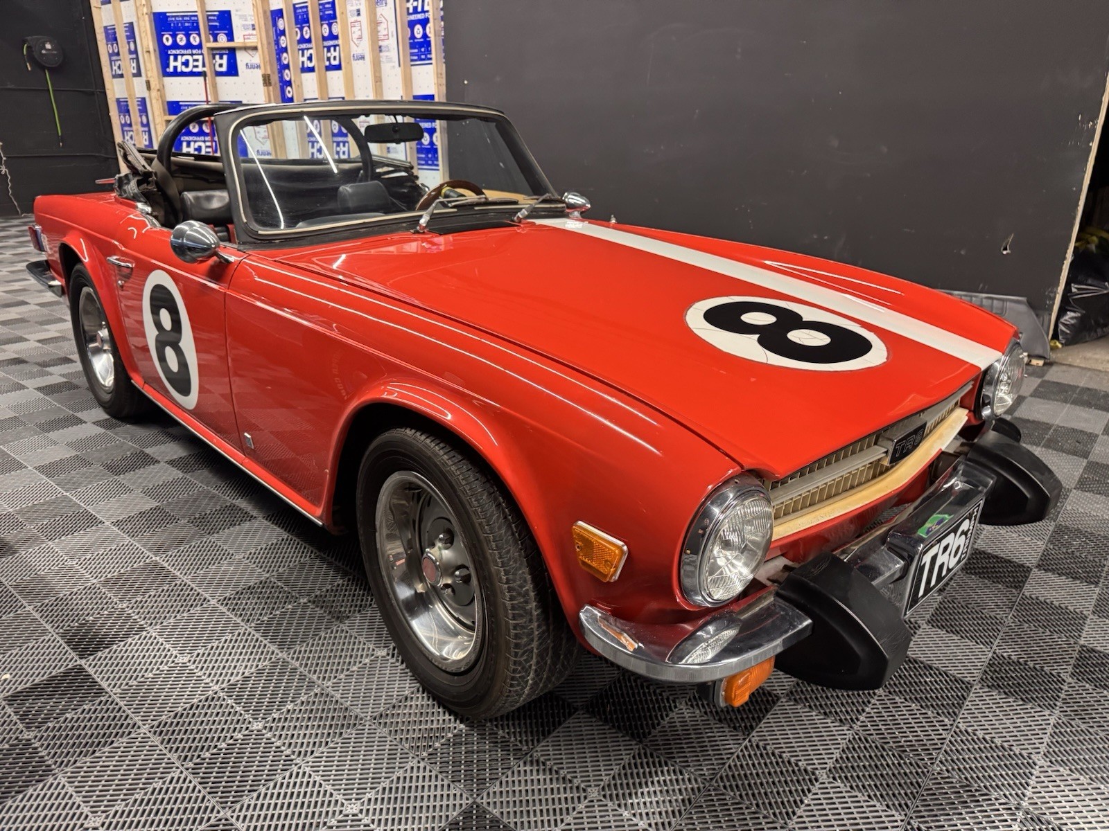 Triumph-TR-6-1976-Convertible-10