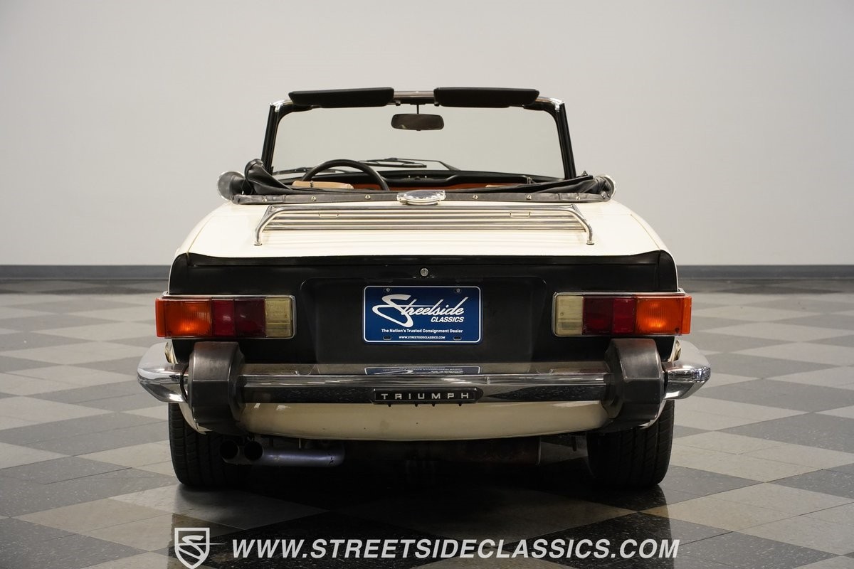 Triumph-TR-6-1976-Convertible-10