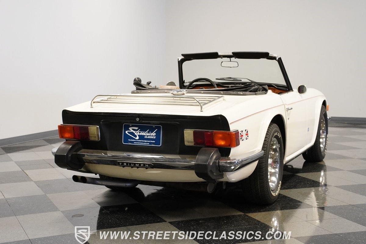Triumph-TR-6-1976-Convertible-11
