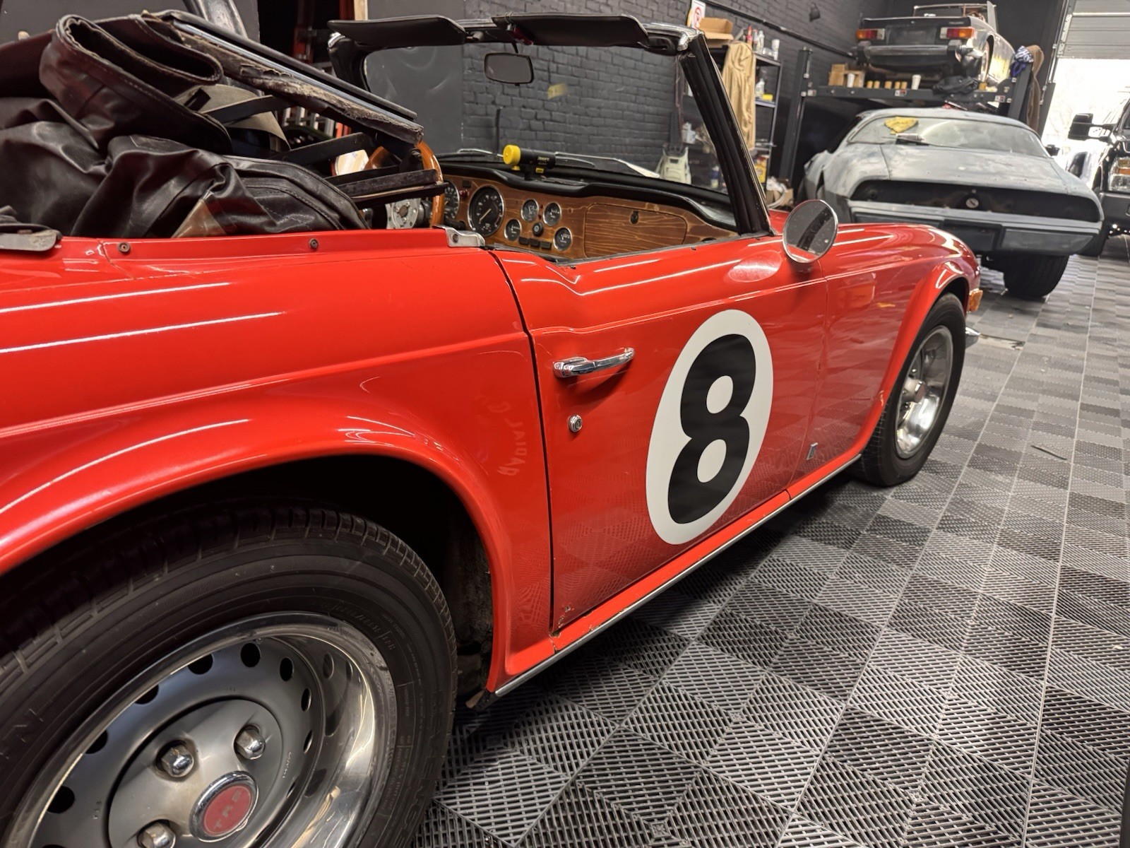 Triumph-TR-6-1976-Convertible-12