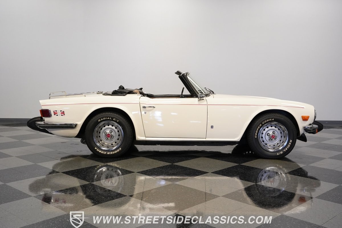Triumph-TR-6-1976-Convertible-14