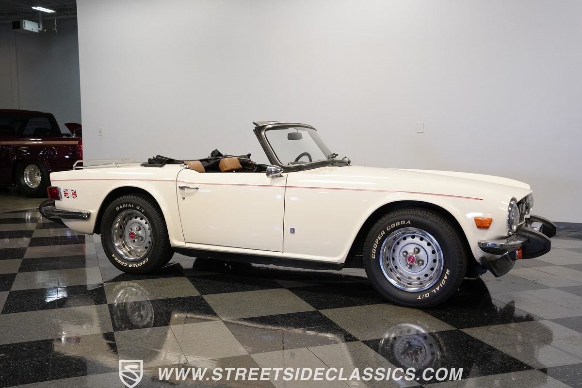 Triumph-TR-6-1976-Convertible-15