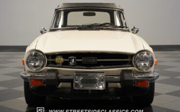 Triumph-TR-6-1976-Convertible-17