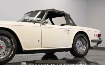 Triumph-TR-6-1976-Convertible-22