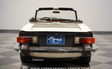 Triumph-TR-6-1976-Convertible-25