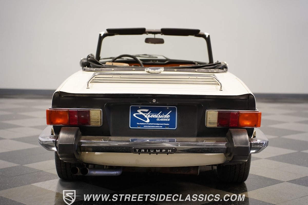 Triumph-TR-6-1976-Convertible-25