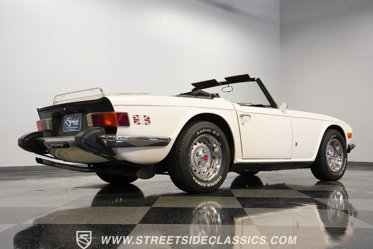 Triumph-TR-6-1976-Convertible-27