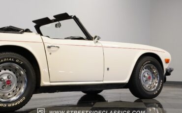 Triumph-TR-6-1976-Convertible-28