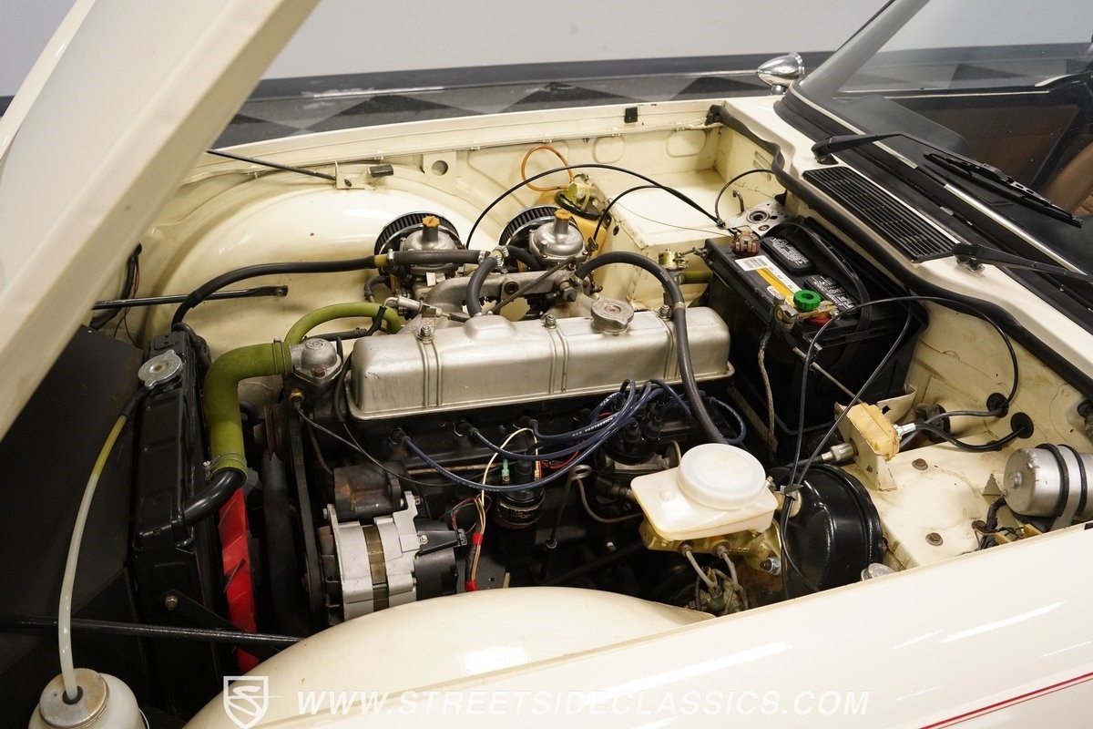 Triumph-TR-6-1976-Convertible-3