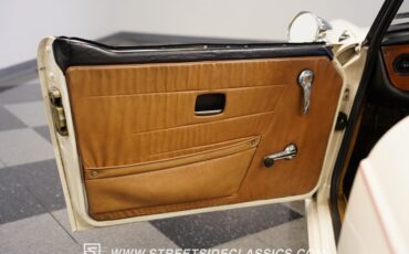 Triumph-TR-6-1976-Convertible-37