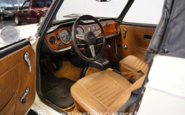 Triumph-TR-6-1976-Convertible-4