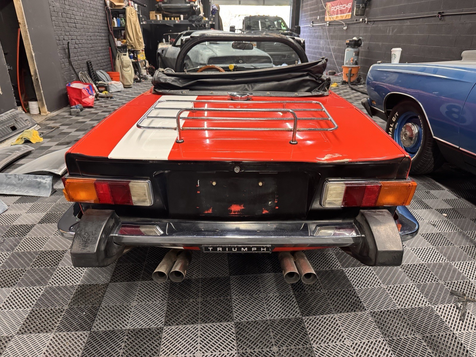 Triumph-TR-6-1976-Convertible-6