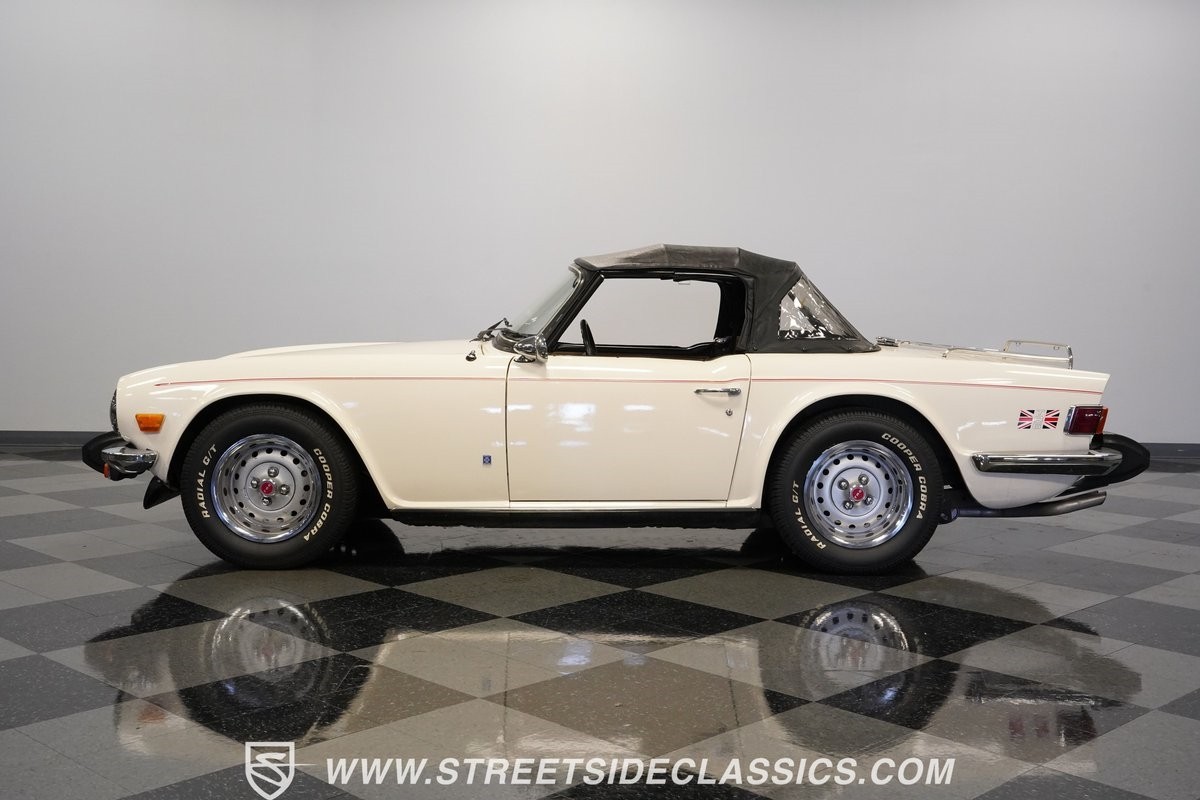 Triumph-TR-6-1976-Convertible-7