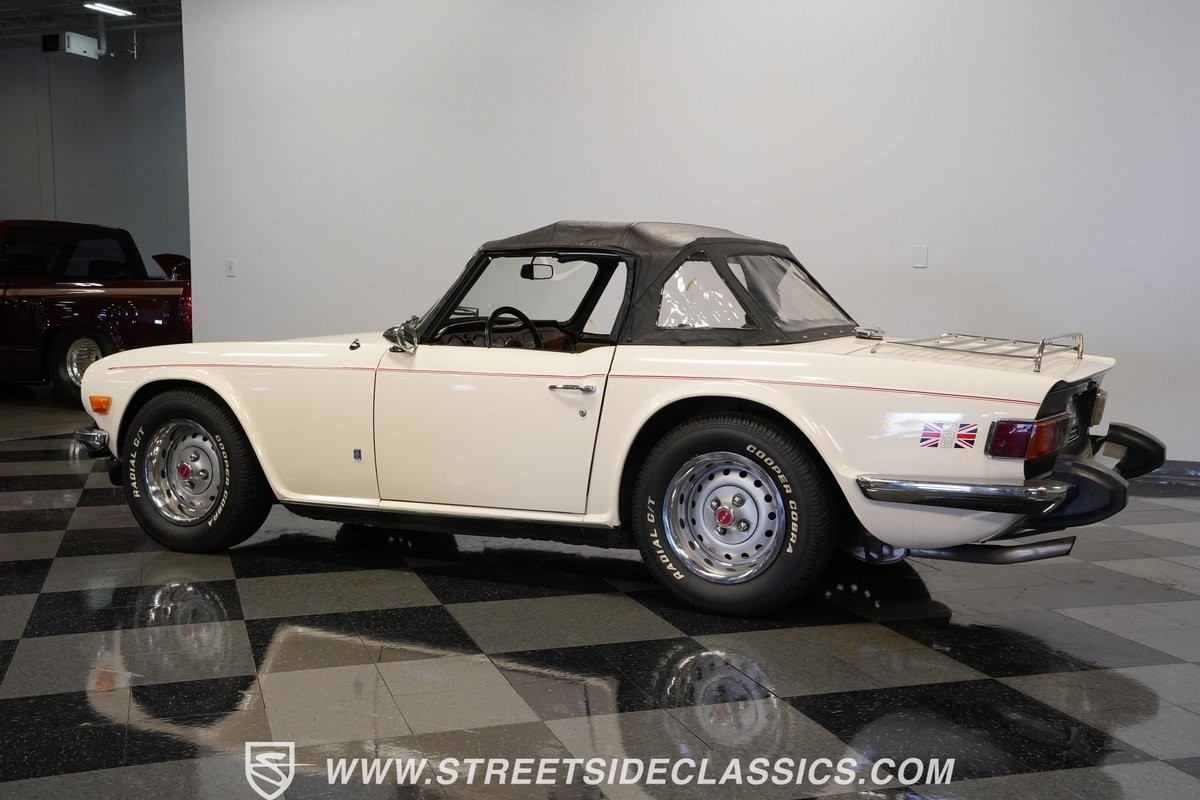 Triumph-TR-6-1976-Convertible-8