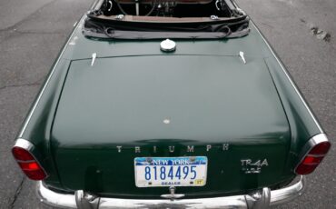 Triumph-TR4A-IRS-1967-Convertible-10