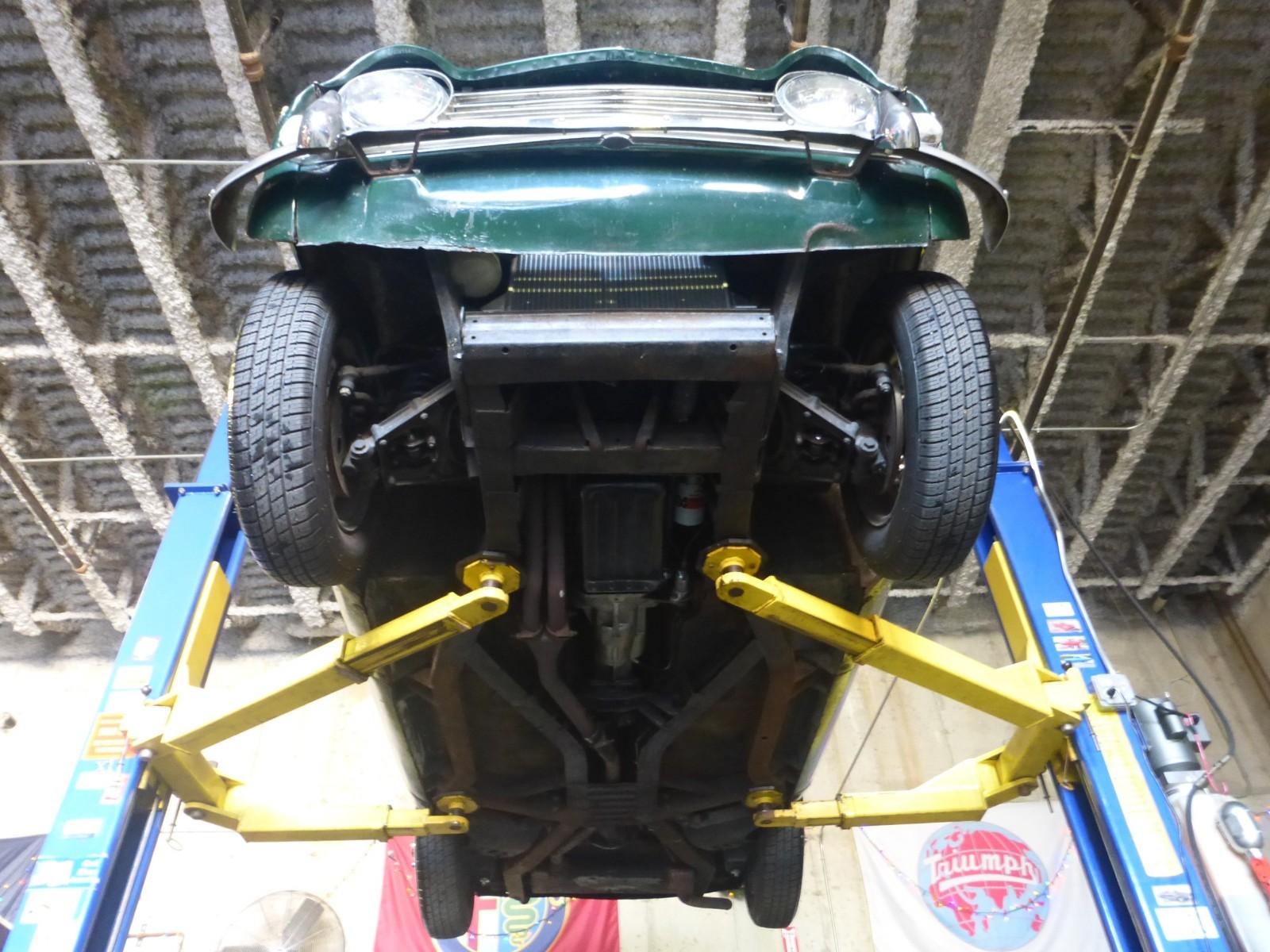 Triumph-TR4A-IRS-1967-Convertible-22