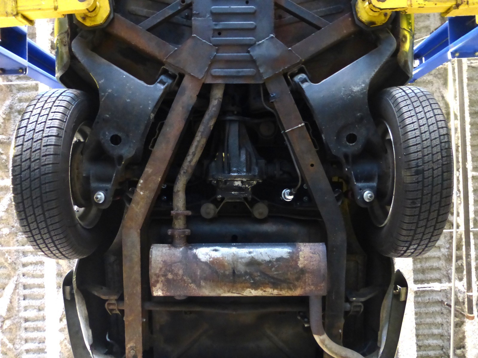 Triumph-TR4A-IRS-1967-Convertible-25