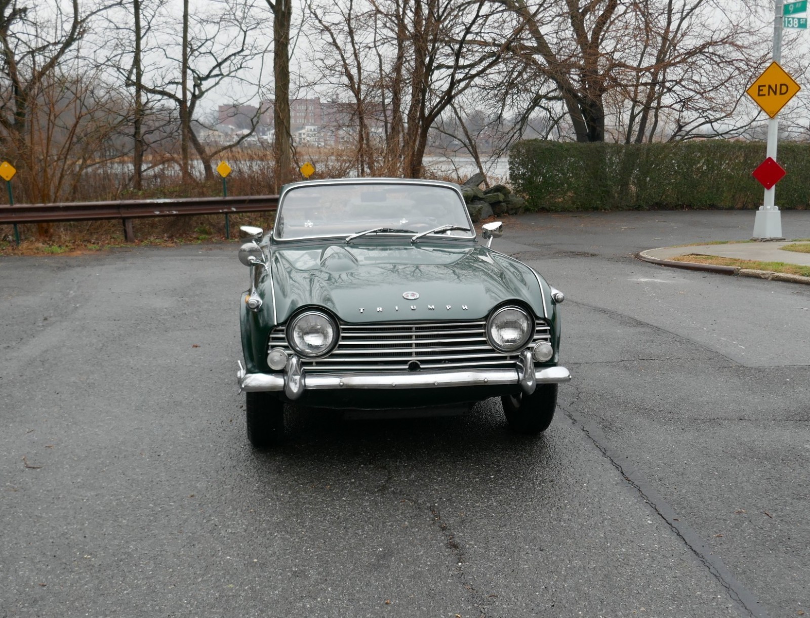 Triumph-TR4A-IRS-1967-Convertible-29