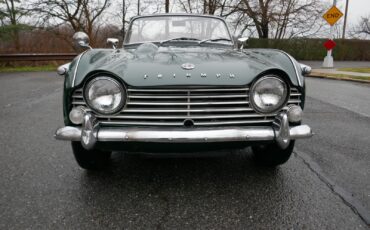 Triumph-TR4A-IRS-1967-Convertible-5