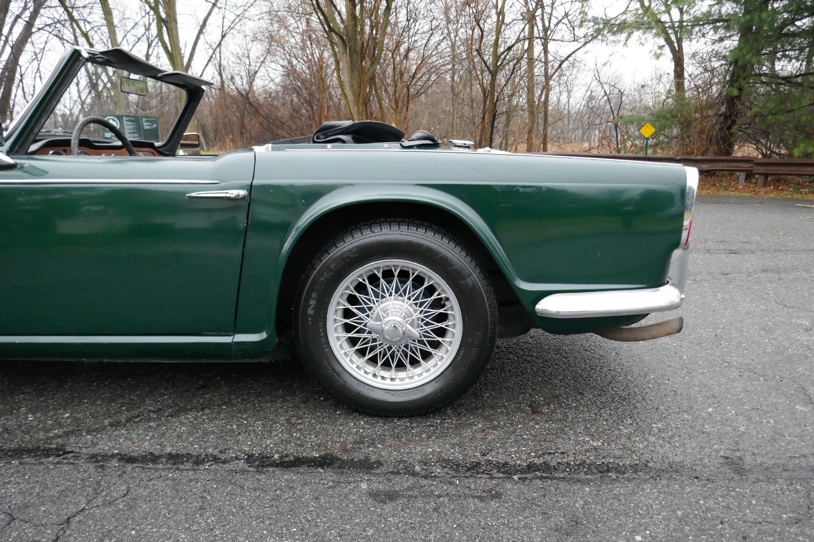 Triumph-TR4A-IRS-1967-Convertible-8