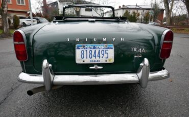 Triumph-TR4A-IRS-1967-Convertible-9