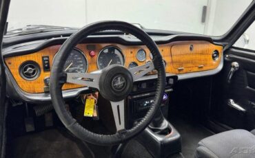 Triumph-TR6-1976-22