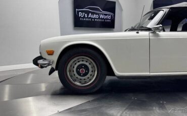 Triumph-TR6-1976-3
