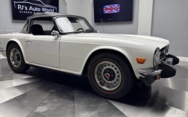 Triumph-TR6-1976-9
