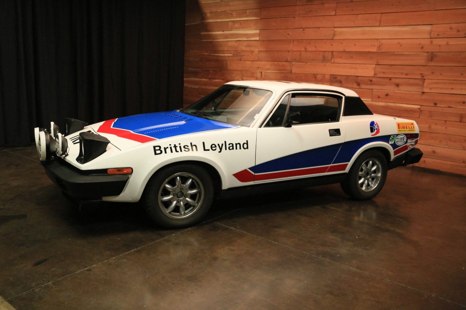 Triumph-TR7-1977-Coupe-1