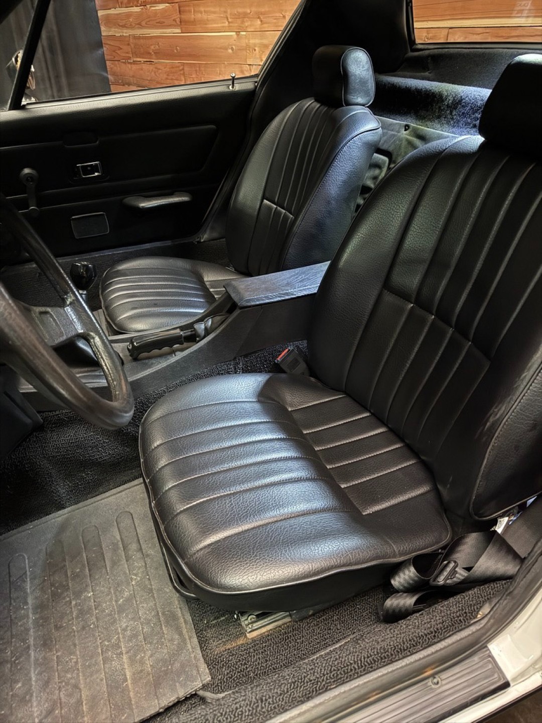 Triumph-TR7-1977-Coupe-17