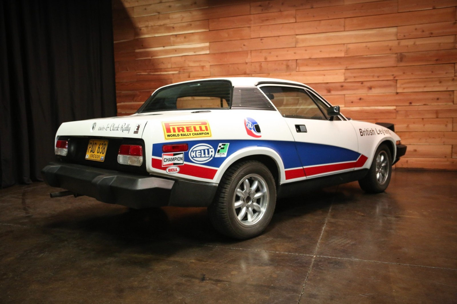 Triumph-TR7-1977-Coupe-2