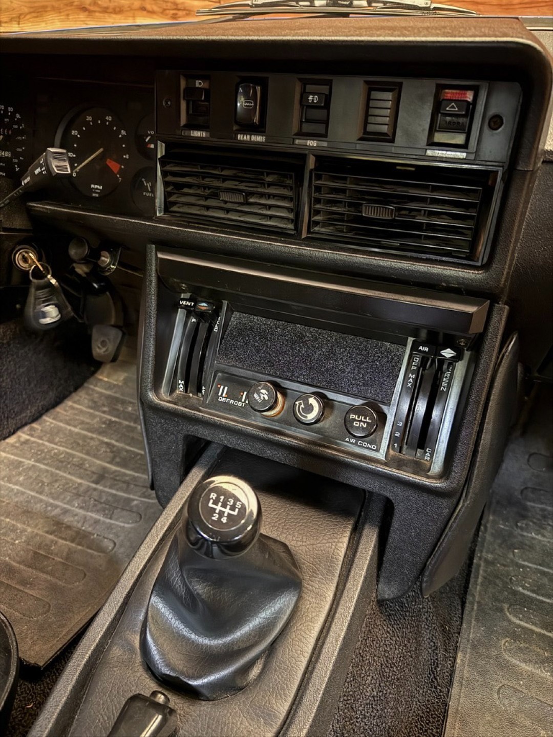 Triumph-TR7-1977-Coupe-21