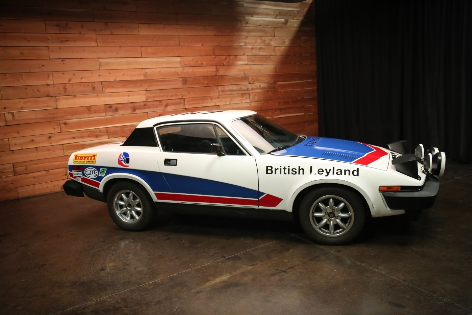 Triumph-TR7-1977-Coupe-4