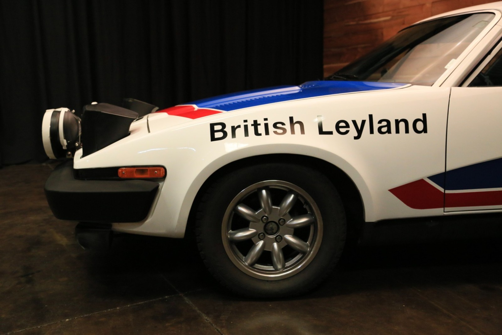 Triumph-TR7-1977-Coupe-5