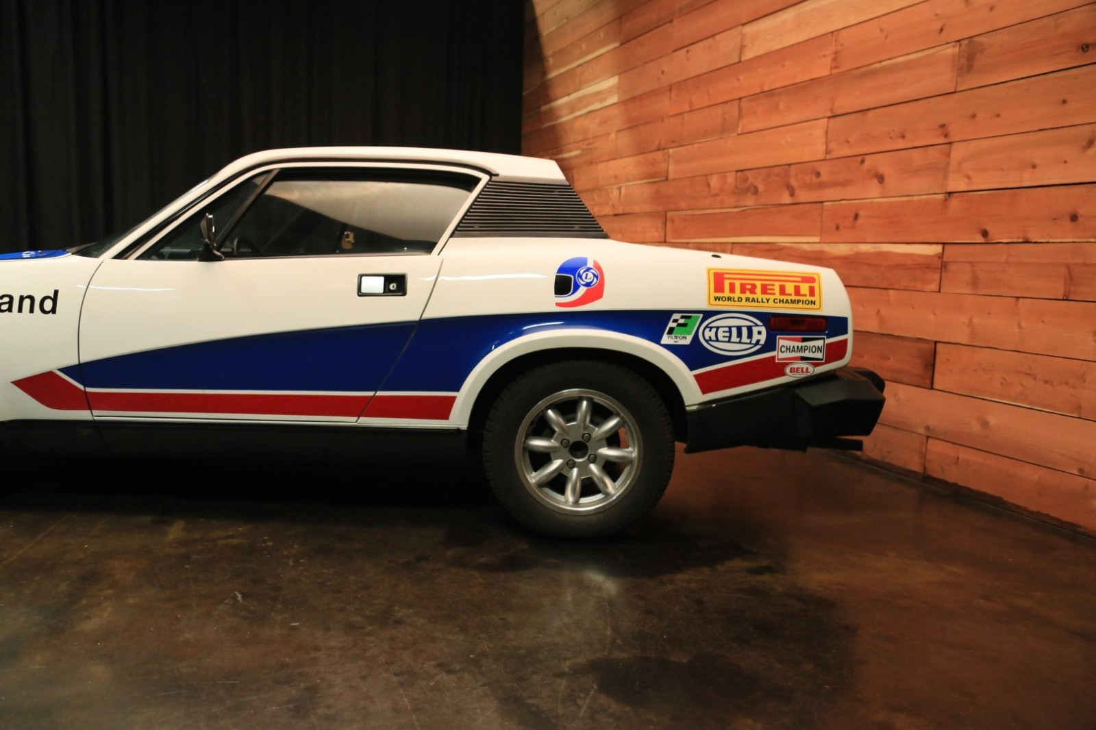 Triumph-TR7-1977-Coupe-7