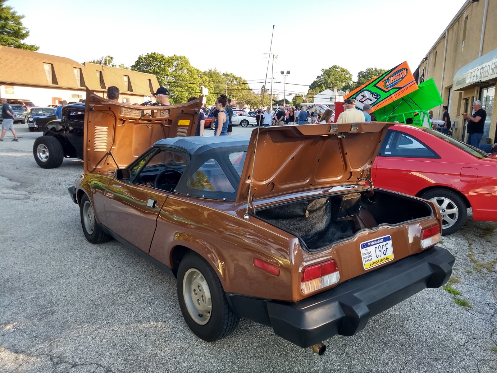 Triumph-TR7-1980-Convertible-14
