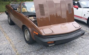 Triumph-TR7-1980-Convertible-3