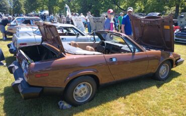 Triumph-TR7-1980-Convertible-5