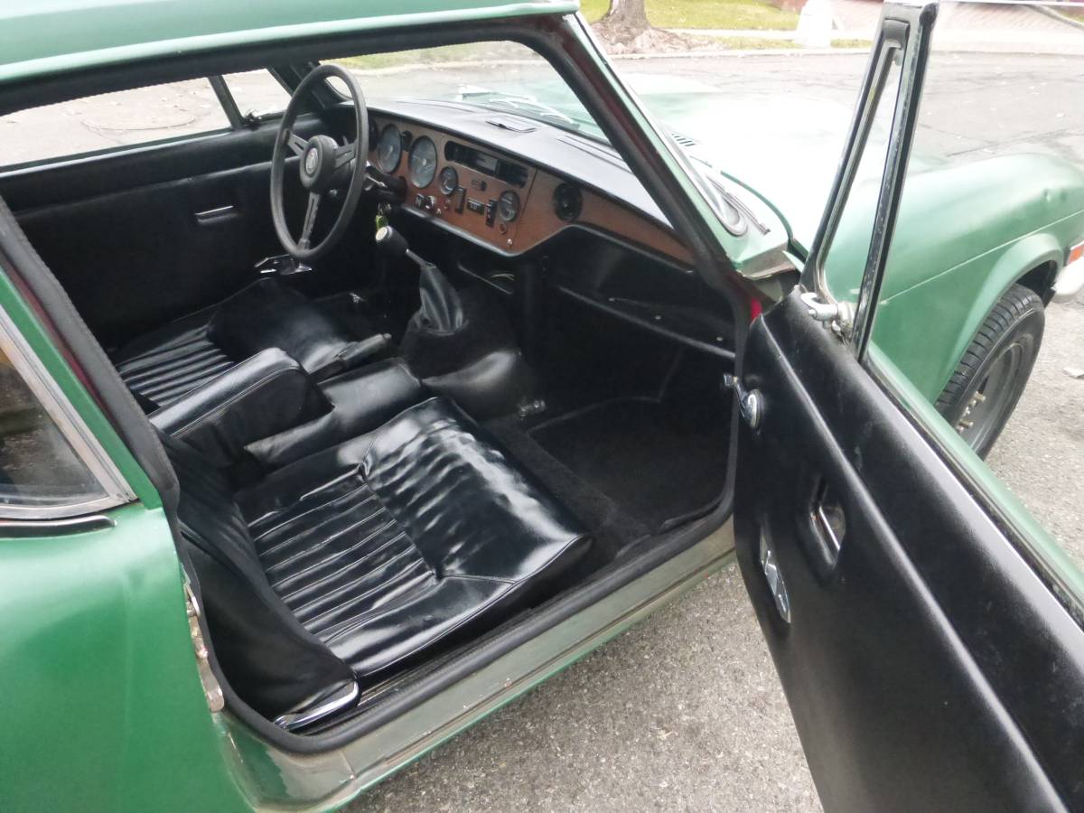 Triumph-gt6-1972-green-16