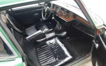 Triumph-gt6-1972-green-17