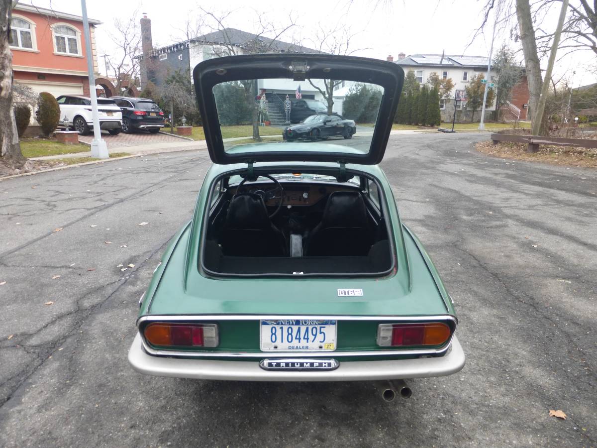 Triumph-gt6-1972-green-3